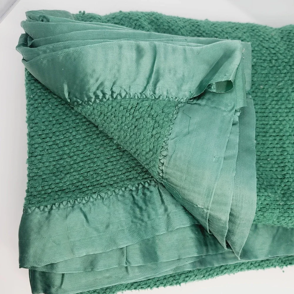 VTG Hunter Green QUEEN Waffle Weave Blanket Satin Trim On 4 Sides LOOSE CORNER